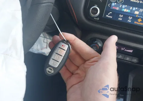 2022 Nissan Kicks Sr Xtronic Cvt z USA, uszkodzony, nr VIN 3N1CP5DV9NL501915